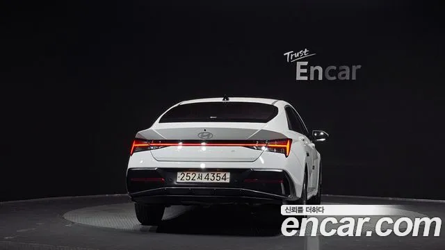 Hyundai Avante CN7 — Фото автомобиля 4