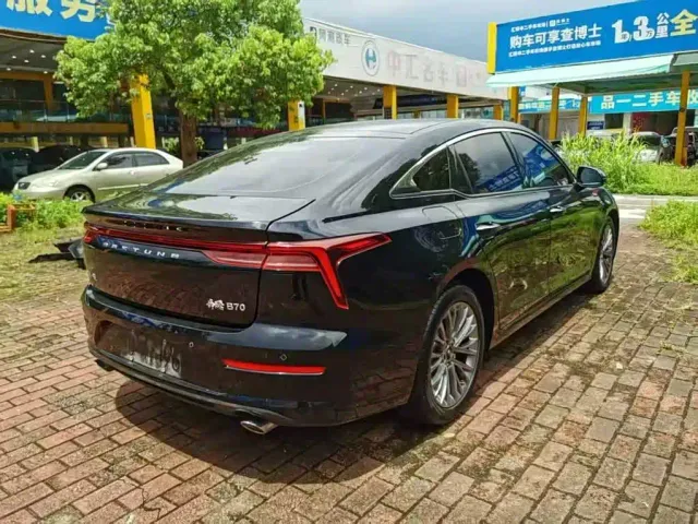 Bestune B70 — Фото автомобиля 10