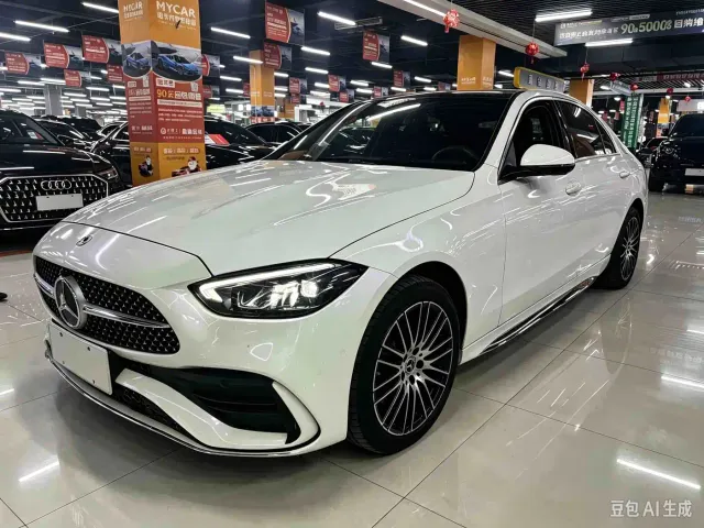 Фотография автомобиля — Mercedes-Benz C-Class