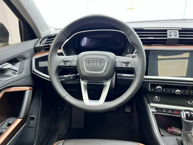 Audi Q3 — Фото автомобиля 10