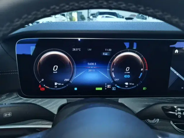 Mercedes-Benz E-Class — Фото автомобиля 11