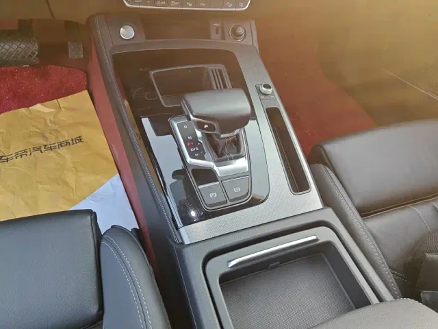 Audi Q5L — Фото автомобиля 9