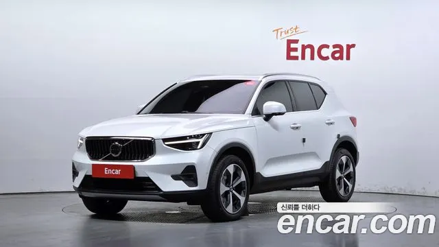 Фотография автомобиля — Volvo XC40