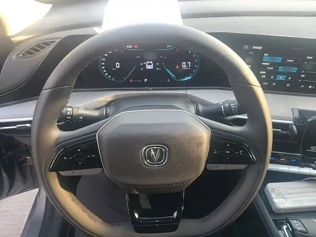 Changan Eado — Фото автомобиля 10