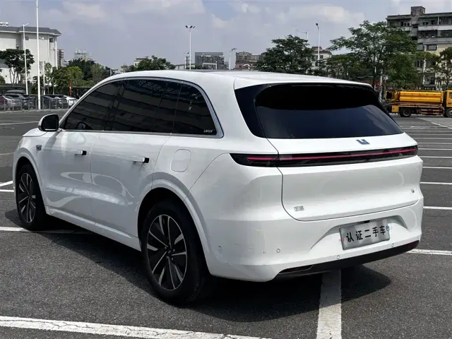 Li Auto L6 — Фото автомобиля 23