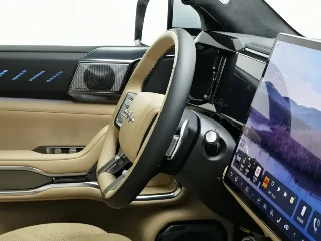 BYD FangChengBao Leopard 8 — Фото автомобиля 22