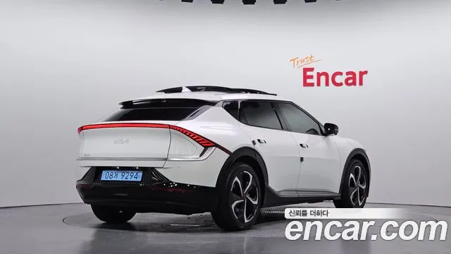 Kia EV6 — Фото автомобиля 2