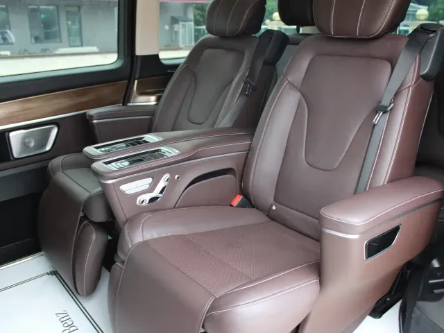 Mercedes-Benz V-Class — Фото автомобиля 8
