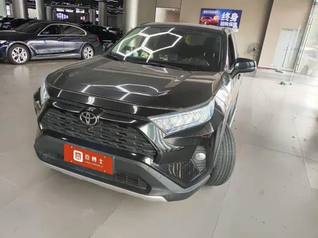 Фотография автомобиля — Toyota RAV4