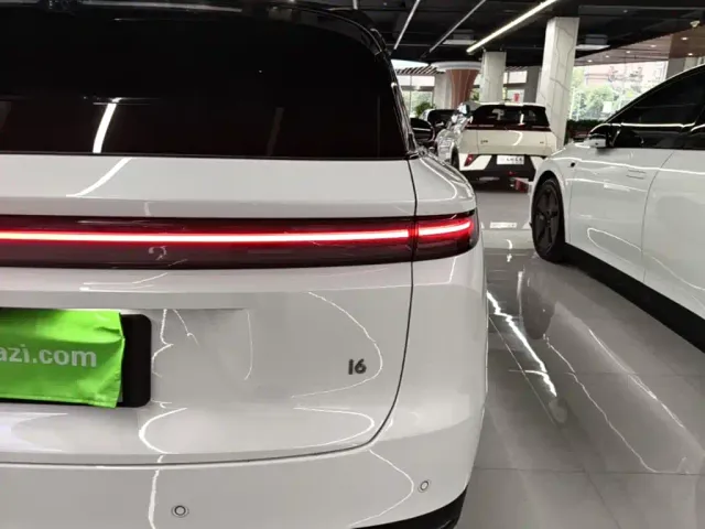 Li Auto i6 — Фото автомобиля 7