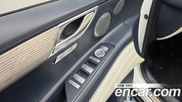 Genesis GV80 — Фото автомобиля 24