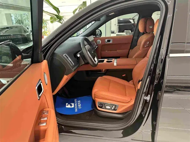 Li Auto L7 — Фото автомобиля 18