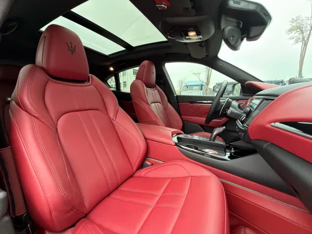 Maserati Levante — Фото автомобиля 15