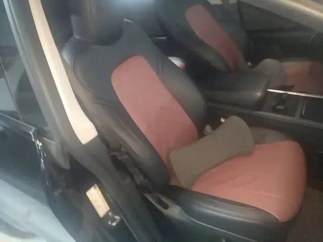 Tesla Model Y — Фото автомобиля 24
