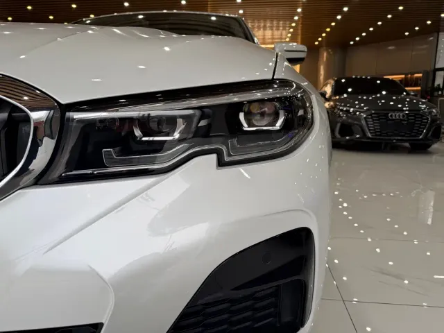BMW 3 Series — Фото автомобиля 9