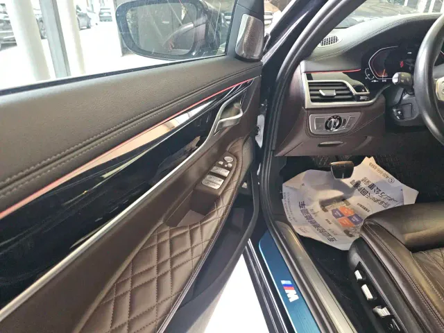 BMW 7 Series — Фото автомобиля 5