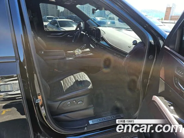 Cadillac Escalade Generation 5 — Фото автомобиля 8
