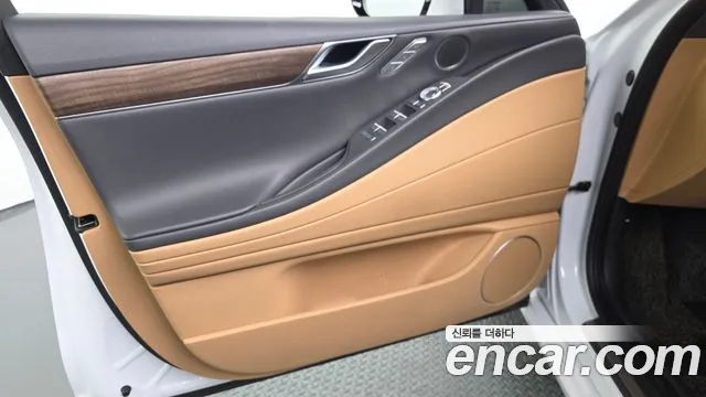 Genesis G80 Бензин 2.5 турбо 2WD — Фото автомобиля 17