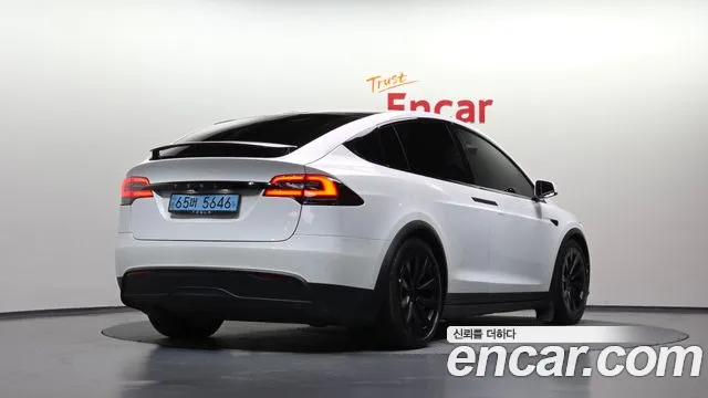 Фотография автомобиля — Tesla Model X