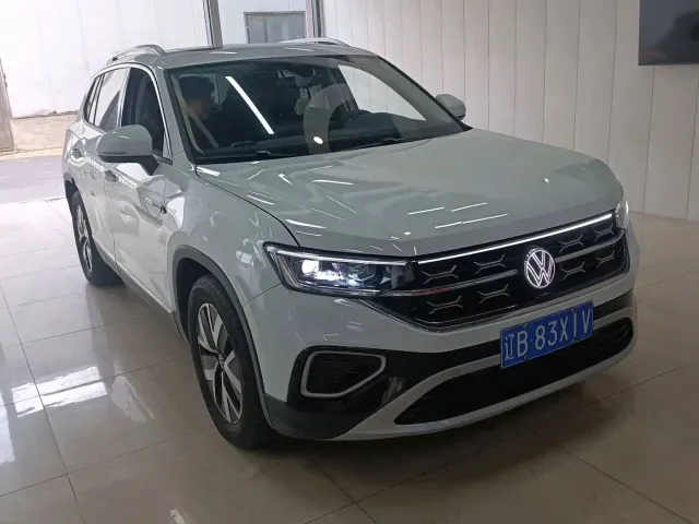 Фотография автомобиля — Volkswagen Tayron