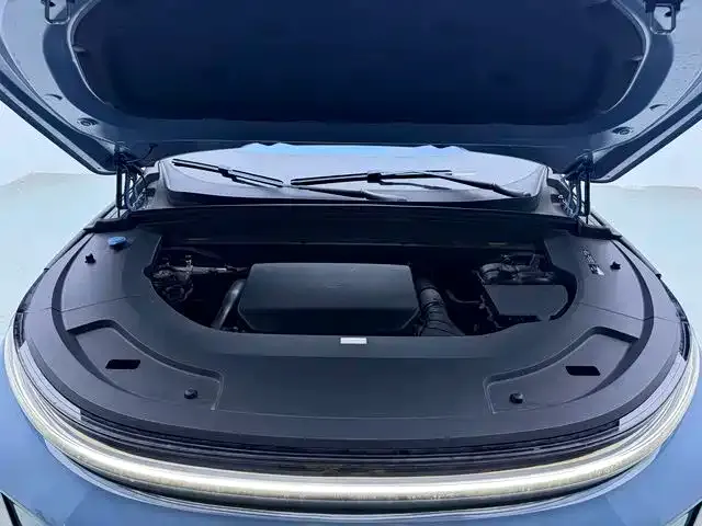 Li Auto L7 — Фото автомобиля 12