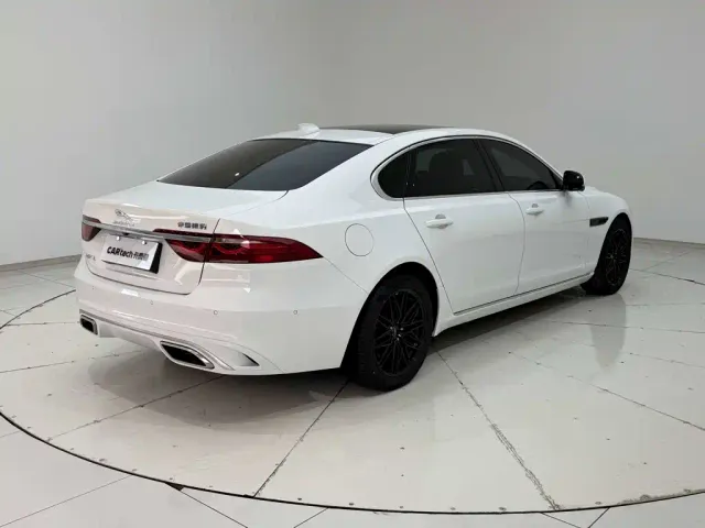 Jaguar XFL — Фото автомобиля 25