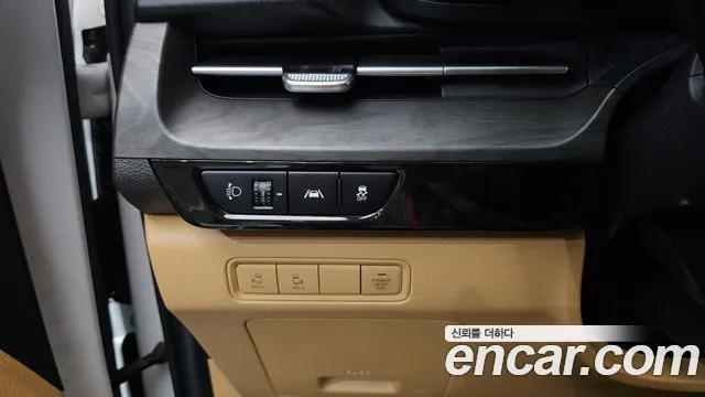 Kia Carnival Generation 4 — Фото автомобиля 23