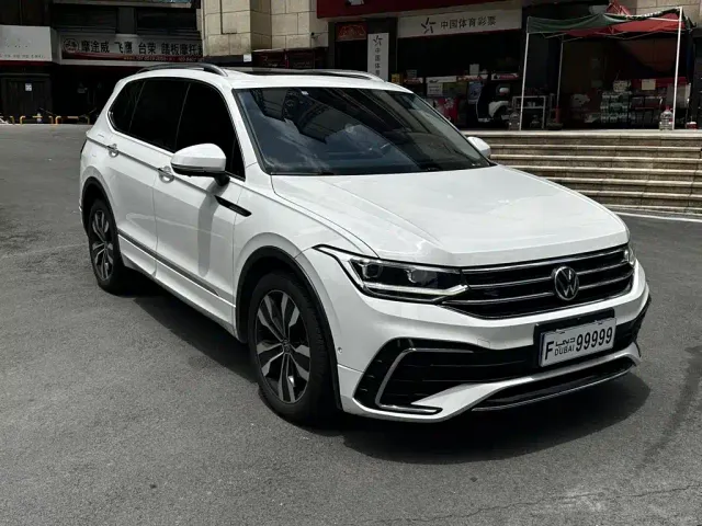 Volkswagen Tiguan L — Фото автомобиля 2