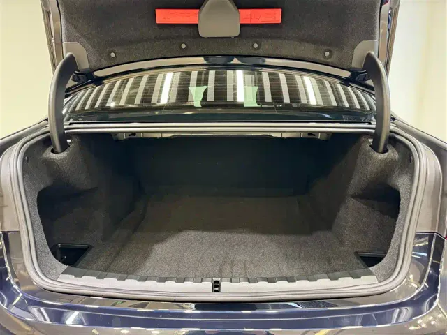 BMW 3 Series — Фото автомобиля 7