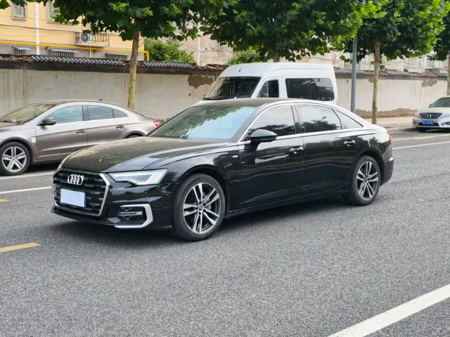 Фотография автомобиля — Audi A6L