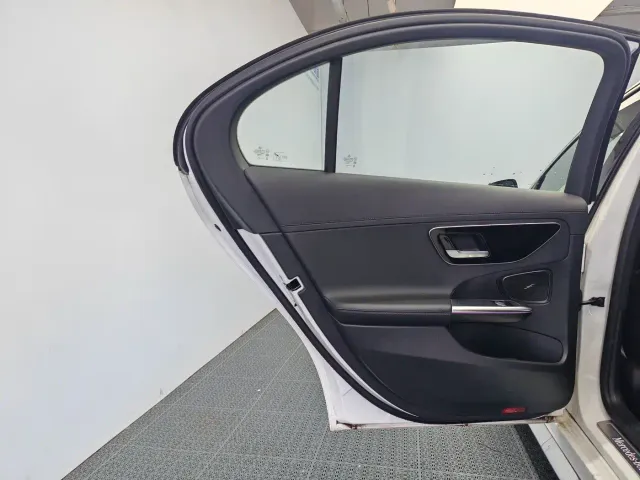 Mercedes-Benz C-Class — Фото автомобиля 15