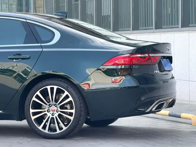 Jaguar XFL — Фото автомобиля 3