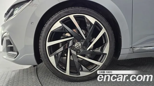 Volkswagen Arteon Arteon 2.0 TDI R-LINE 4Motion — Фото автомобиля 5