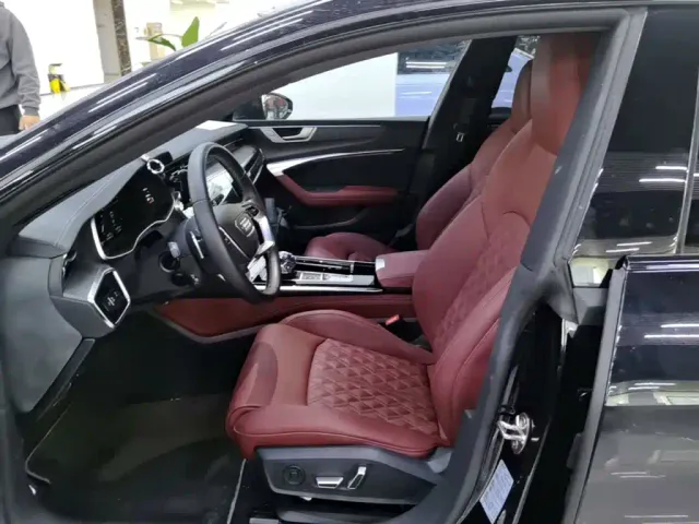 Audi A7L — Фото автомобиля 14