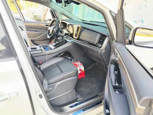 GAC Trumpchi M8 — Фото автомобиля 13