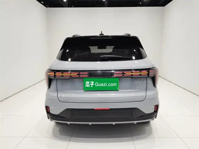 Lynk & Co 01 — Фото автомобиля 3