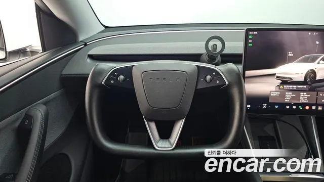 Tesla Model Y — Фото автомобиля 12