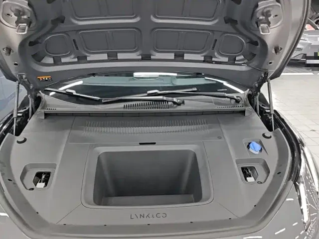 Lynk & Co Z20 — Фото автомобиля 19
