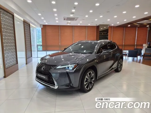 Фотография автомобиля — Lexus UX