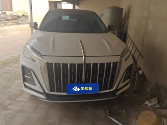 Hongqi HS3 — Фото автомобиля 2