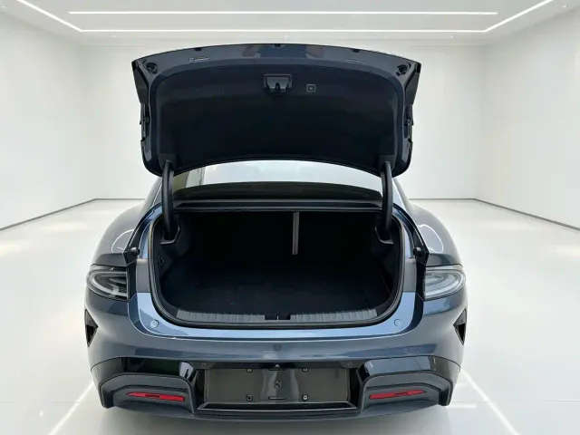 Xiaomi SU7 — Фото автомобиля 20