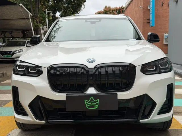 BMW iX3 — Фото автомобиля 2