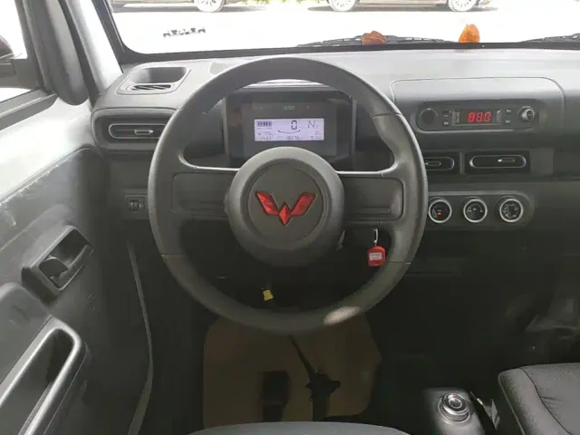Wuling Zhiguang NEV — Фото автомобиля 10