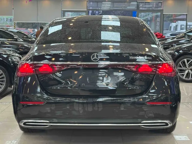 Mercedes-Benz E-Class — Фото автомобиля 9
