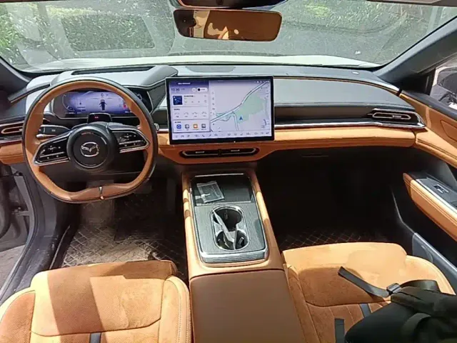 Mazda EZ-6 — Фото автомобиля 9