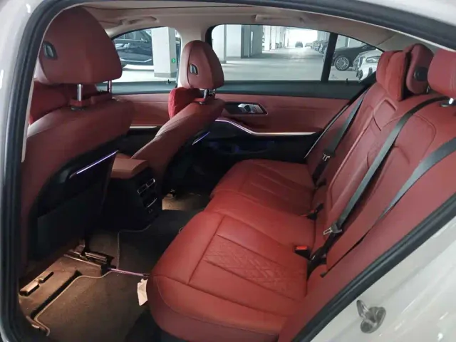 BMW 3 Series — Фото автомобиля 9