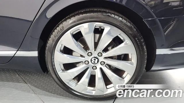 Bentley Flying Spur — Фото автомобиля 5