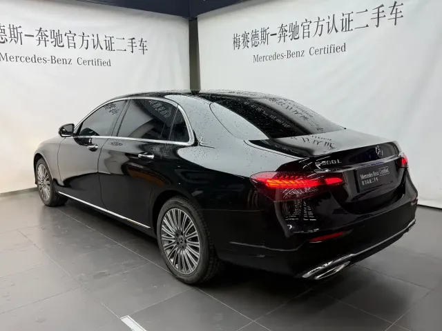 Mercedes-Benz E-Class — Фото автомобиля 5