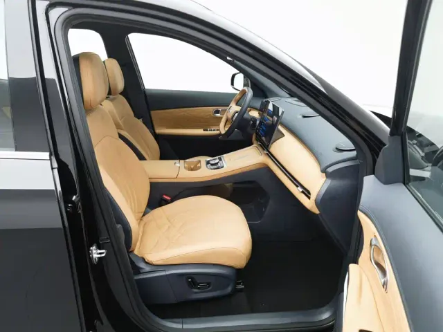 Geely Galaxy Starship 7 EM-i — Фото автомобиля 23