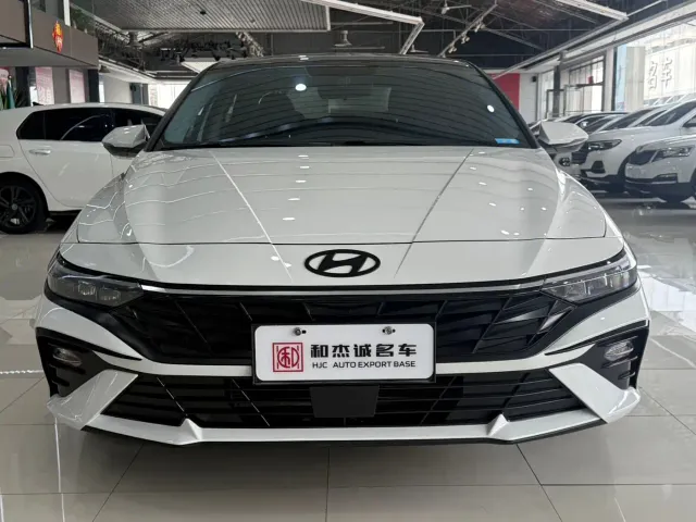 Фотография автомобиля — Hyundai Elantra
